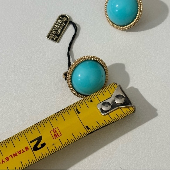 Trifari New with tags Vintage 2 pc set - Picture 4 of 12